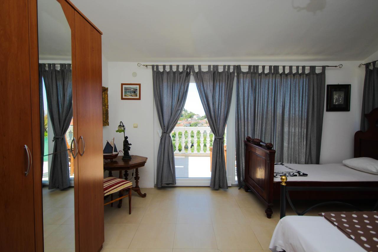 Lola'S Apartments Tribalj Εξωτερικό φωτογραφία